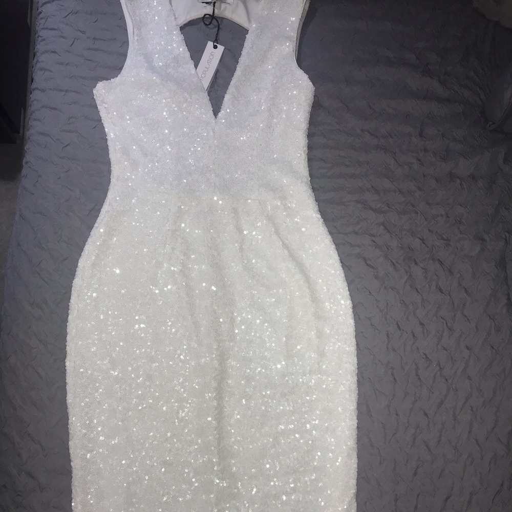 White fitted sequin dress‼️